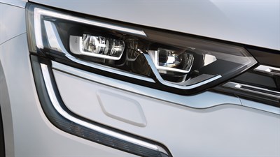 Renault KOLEOS - "C" şəkilli LED ön işıq işarəsi